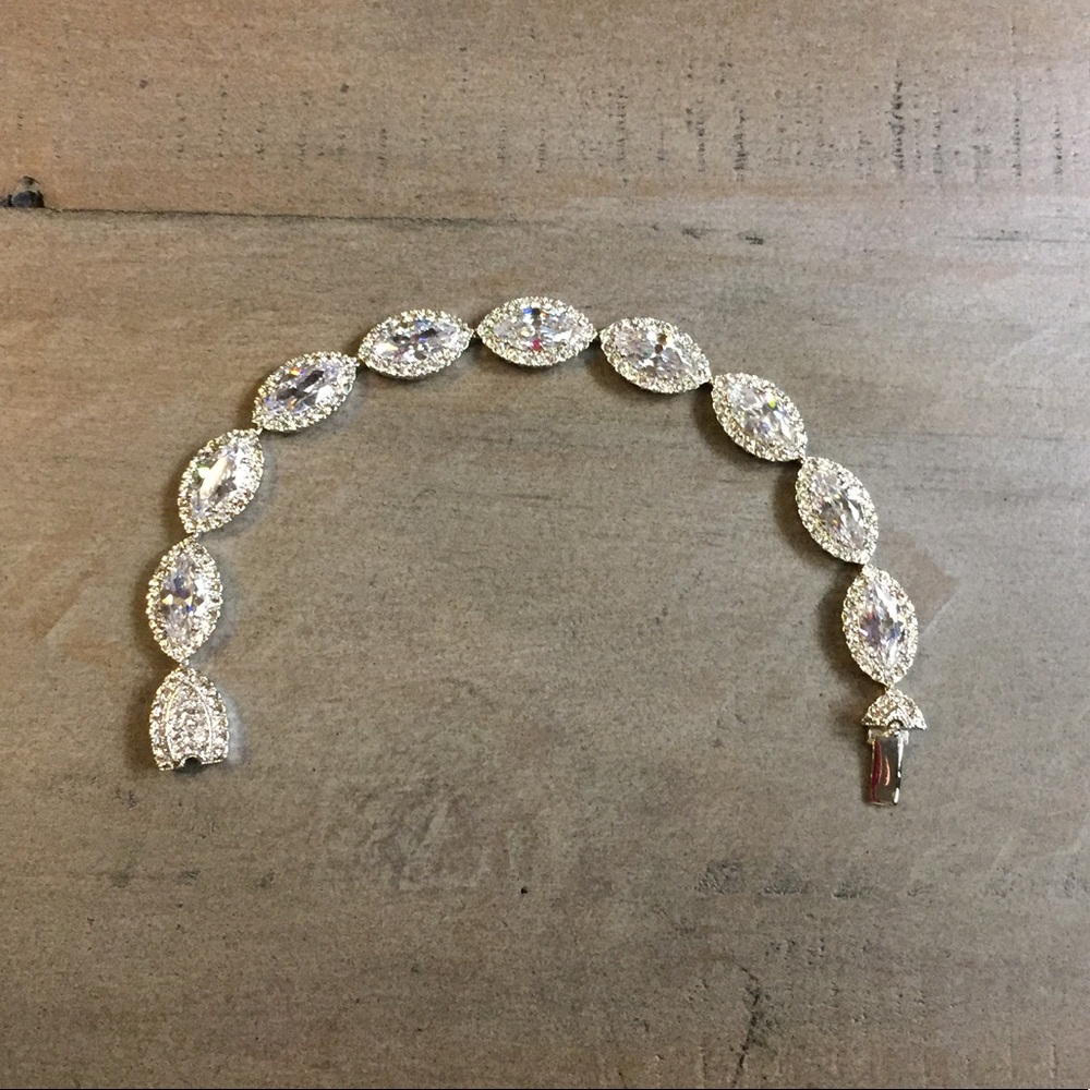 NADRI Marquise Bracelet